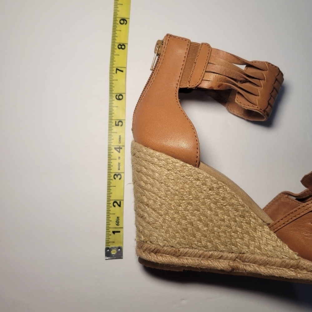 Tommy Bahama Tan Wedge Sandals with Jute Heel - Picture 8 of 8